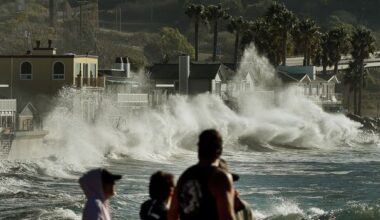Two giant warming patterns are brewing in the Pacific and warping US weather - BBC