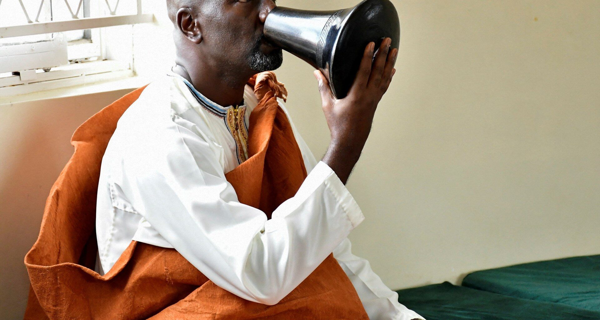 Journalist ascends to throne in Uganda kingdom after succession dispute | News