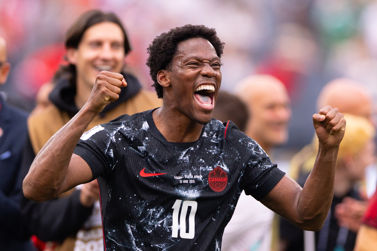 INGLEWOOD, CALIFORNIA - JUNE 28: Jonathan David #10 of Canada celebrates after the team's victory and his side's progression to the Round of 16 during the FIFA World Cup 2026 Round Of 32 match between South Africa and Canada at Los Angeles Stadium on June 28, 2026 in Inglewood, California. (Photo by Fran Santiago/Getty Images)