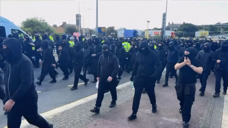 Masked men block traffic to UK’s Port of Dover in apparent anti-immigrant protest