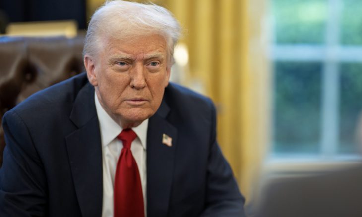Trump Resolute Desk