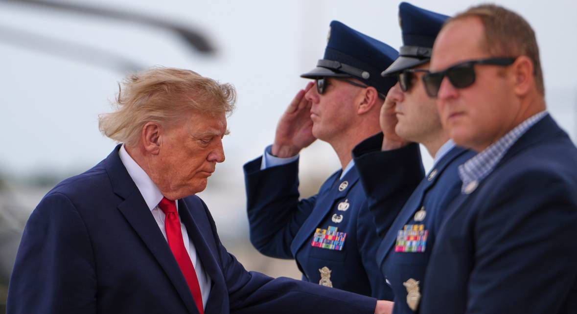 President Donald Trump boards Air Force One, Saturday, Sept. 26, 2026, at Joint Base Andrews, Md. (AP Photo/Julia Demaree Nikhinson)