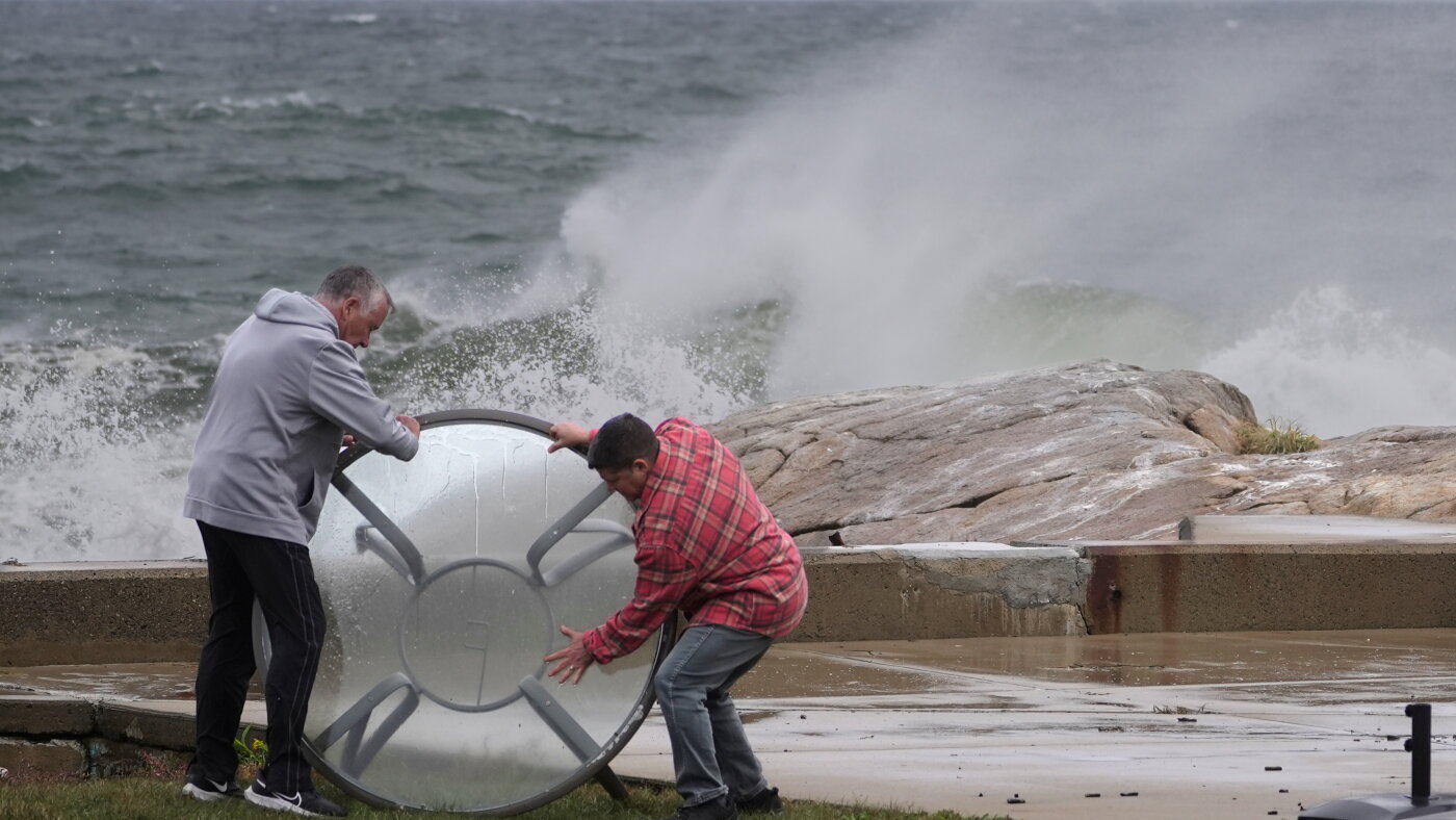 Powerful nor’easter brings winds, floods to East Coast : NPR