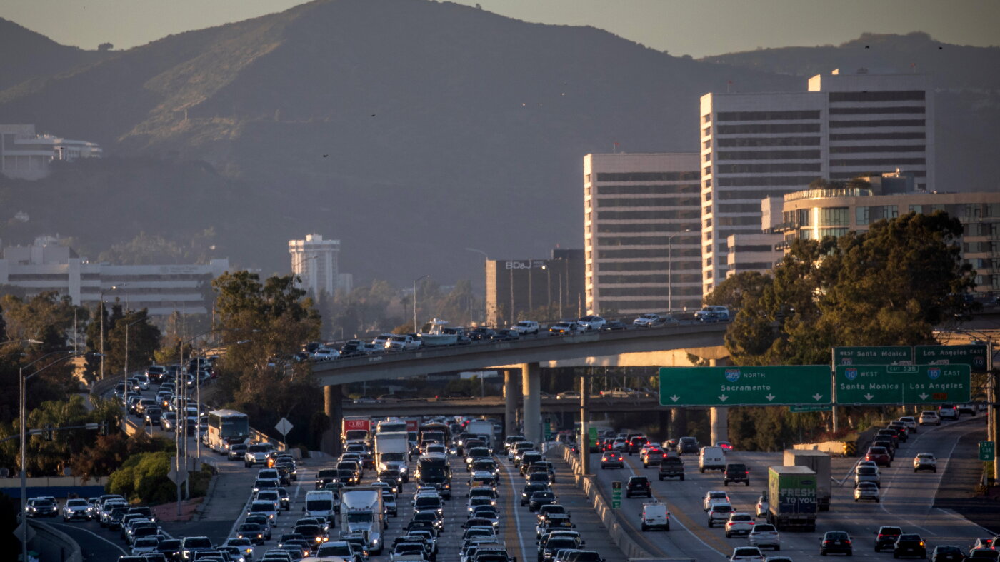 The Trump administration weakens car fuel efficiency standards : NPR