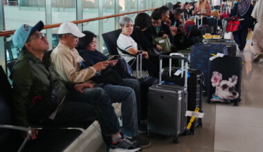 Indonesia cancels flights as Anak Krakatau volcano erupts