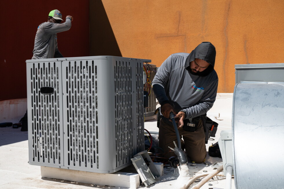 Experts say air conditioning saves many lives, but worsens climate change