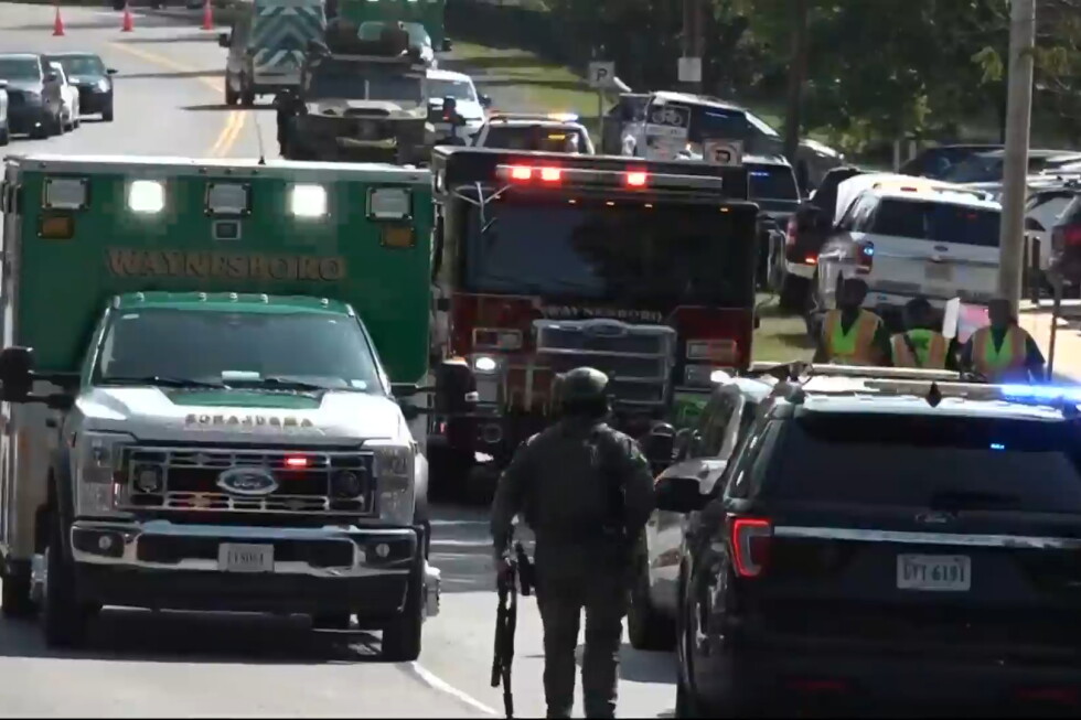 Gunman shoots staffer at Virginia elementary school, kills himself