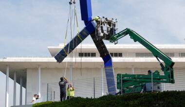 Kennedy Center removes 'Blue' sculpture from its grounds