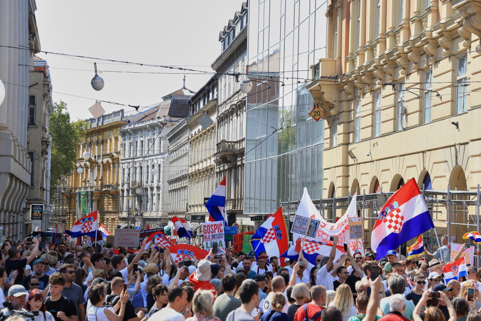 Thousands rally demanding urgent cleanup of toxic waste from Croatian town