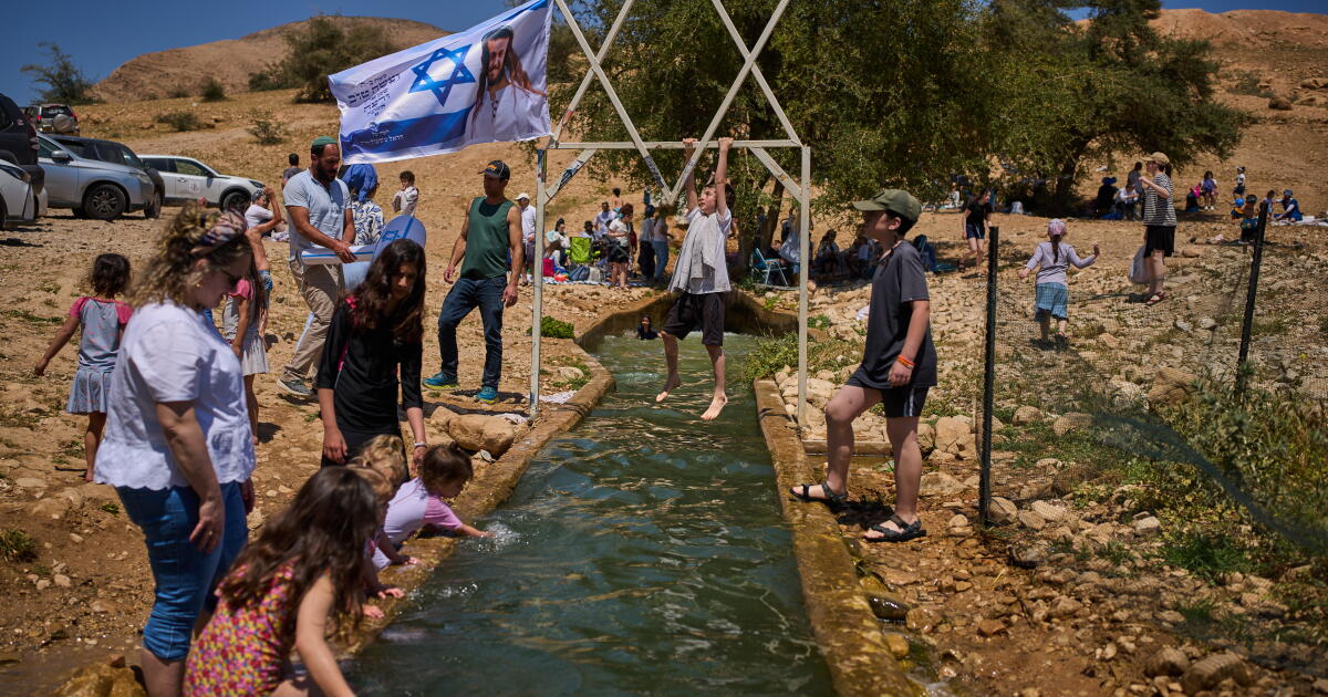 Israeli settlers divert West Bank spring water
