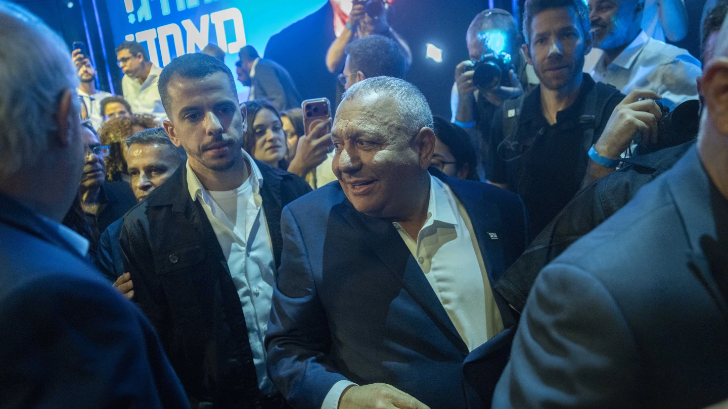 Eisenkot unveils Yashar electoral list ahead of Oct. 27 vote - Israel & Jewish News