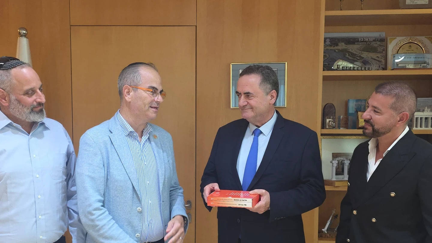 United Hatzalah president meets defense minister Israel Katz to strengthen emergency cooperation - Israel & Jewish News