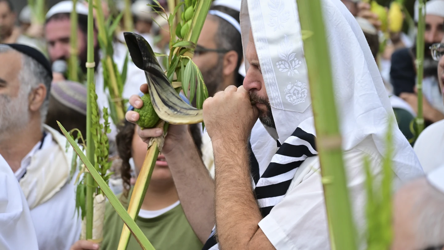 Israel warns travelers against bringing ‘Four Species’ in from abroad - Israel & Jewish News