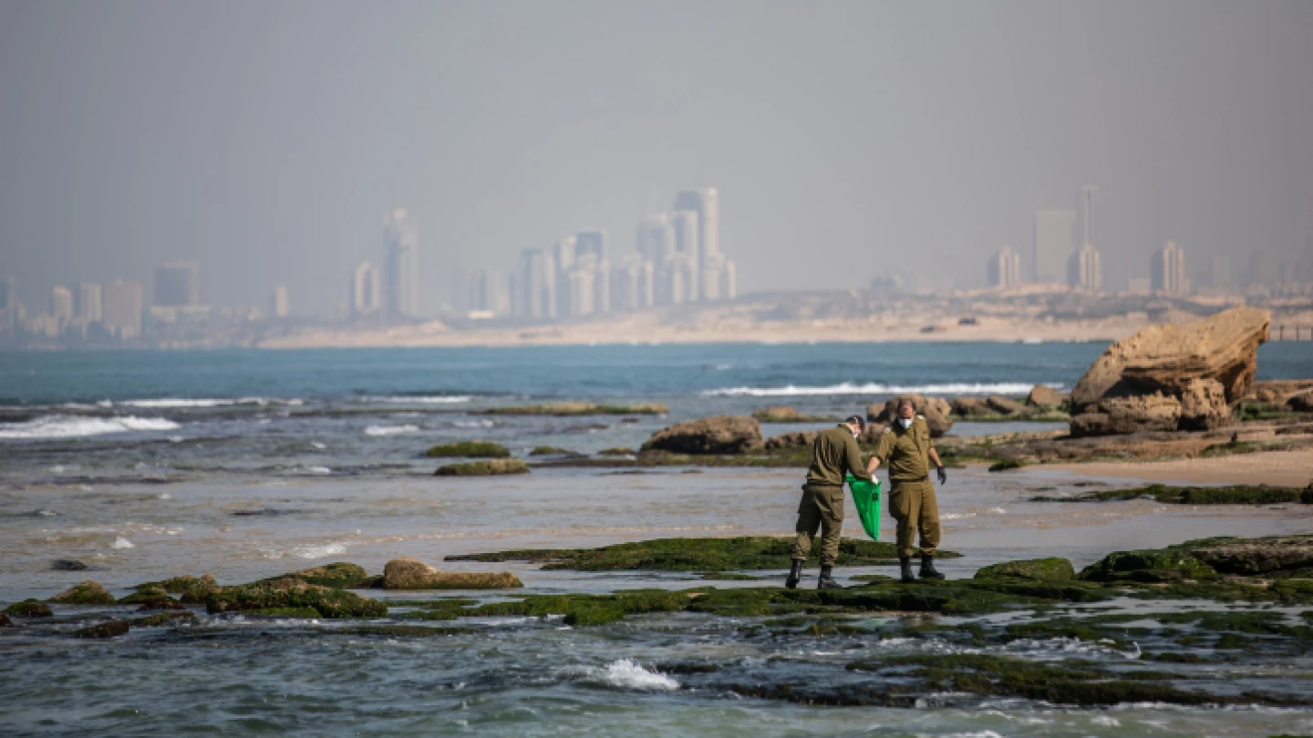 Israeli scientists push frontiers of oil-spill cleanup technology - Israel & Jewish News