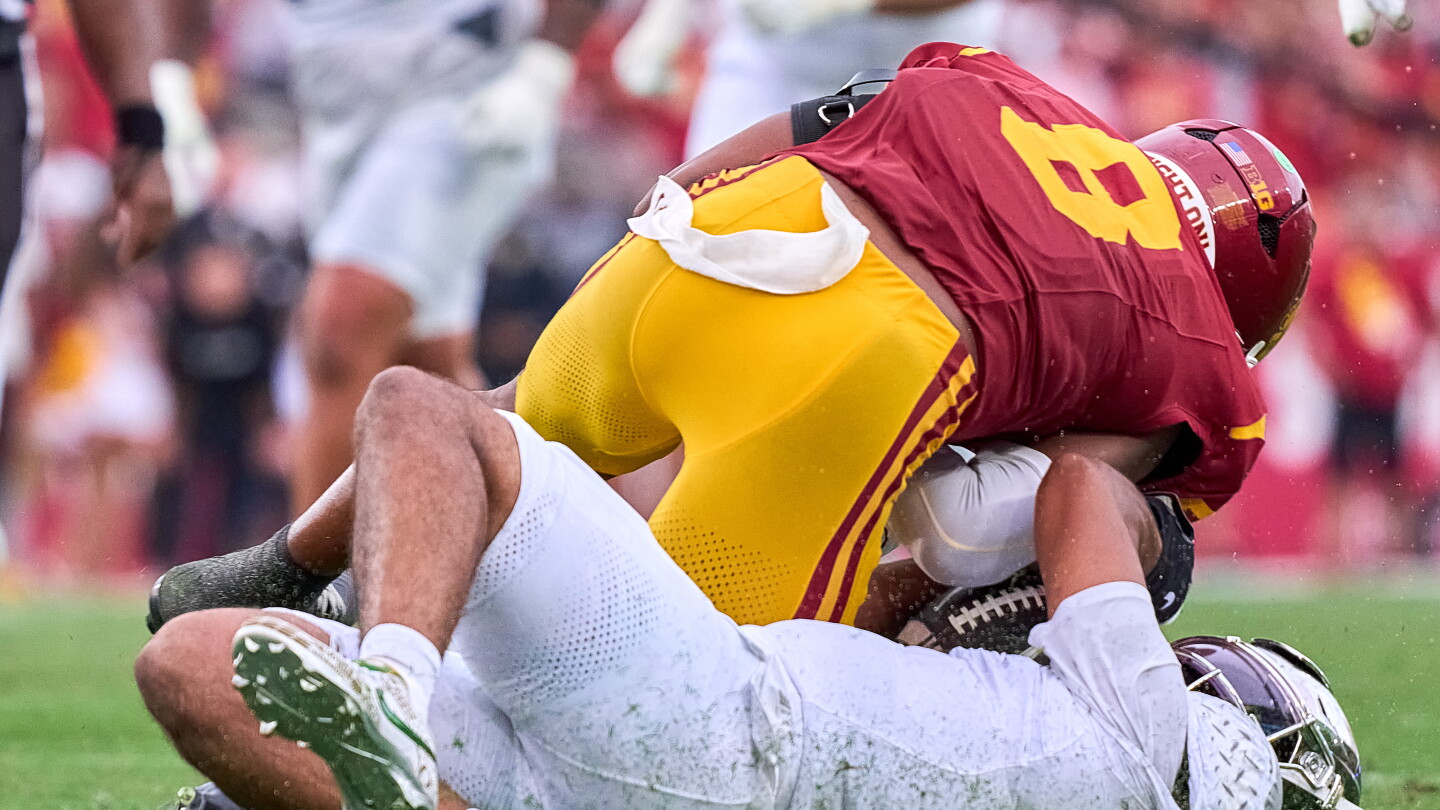 USC suspends Desman Stephens II one game for Dante Moore incident
