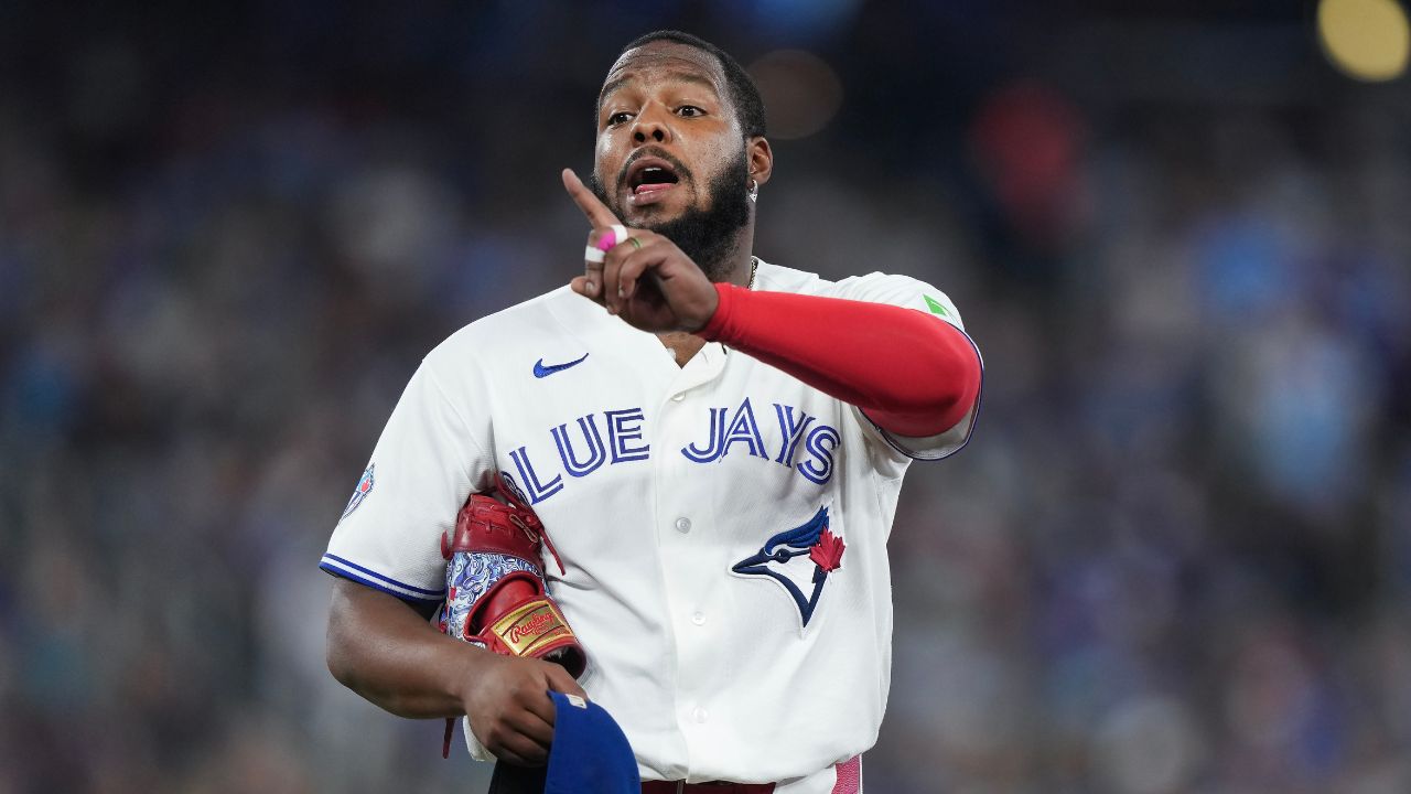 Blue Jays' Vladimir Guerrero Jr. apologizes for comments on contract