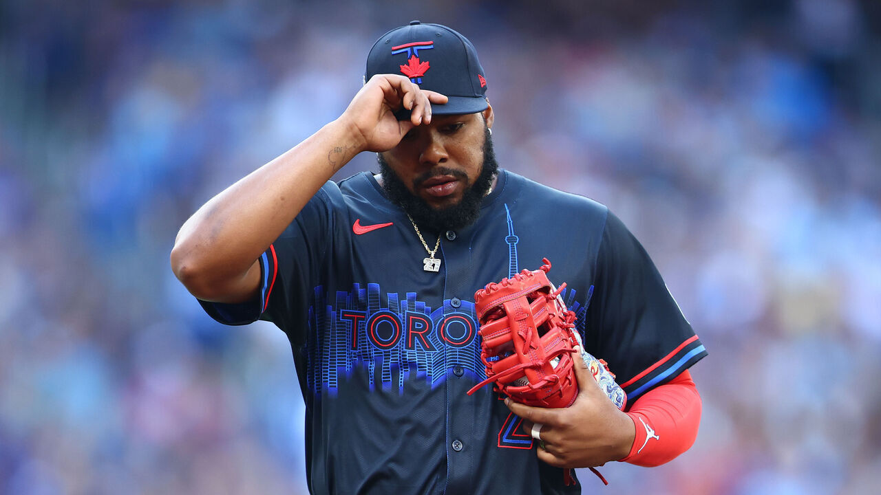 Guerrero apologizes to Jays fans, teammates: 'I regret my
