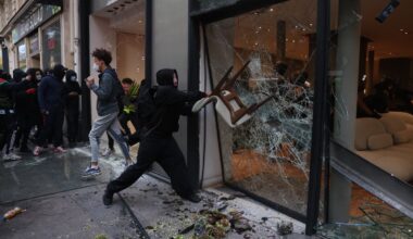 France protests latest: 70,000 police to be deployed as Macron holds last-ditch talks to halt potential riots
