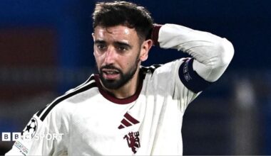 Manchester United captain Bruno Fernandes during his side's defeat by Como