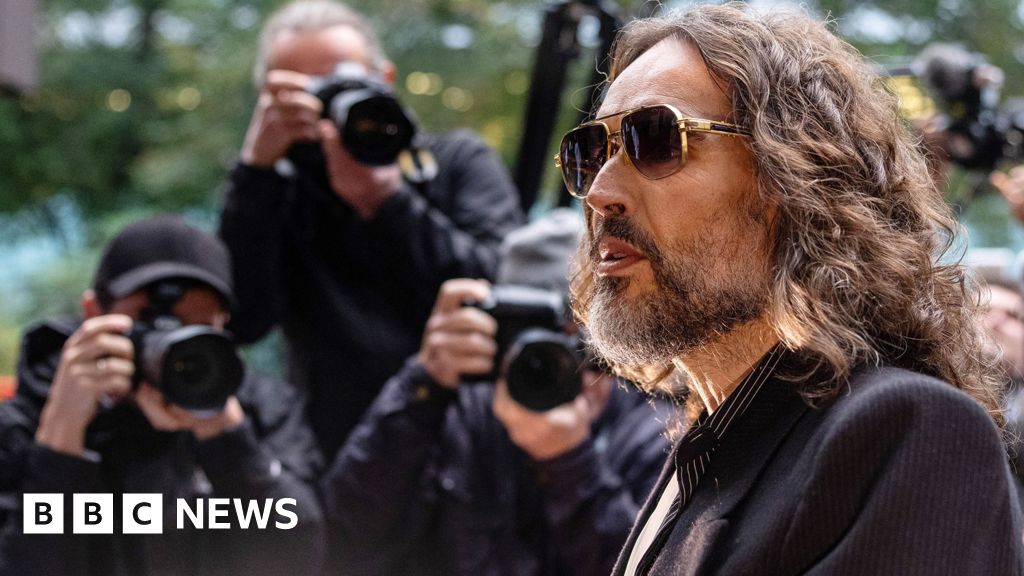 Russell Brand was a 'sexual predator', says prosecution as rape trial begins - BBC