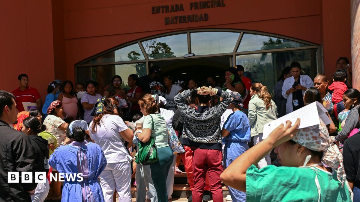 People stand outside the maternity ward of the Santo Tomas hospital, after a 7.6 magnitude earthquake hit the country, in Panama City