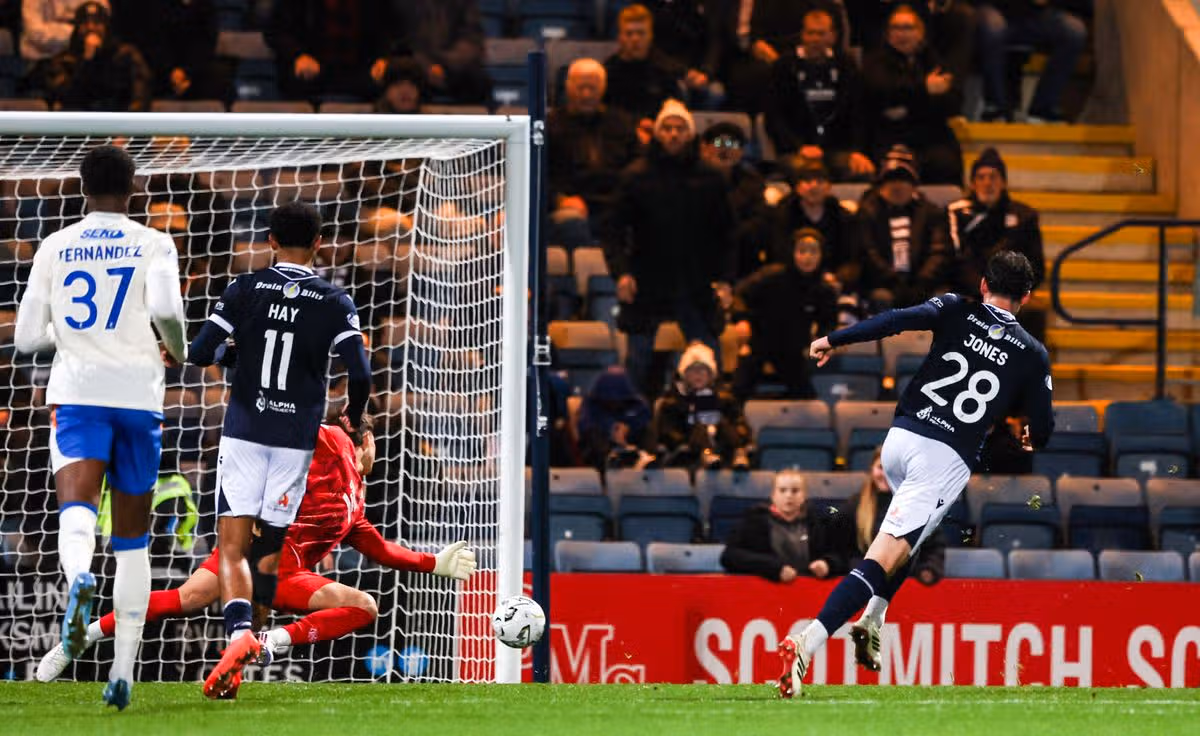 Callum Jones scores for Dundee