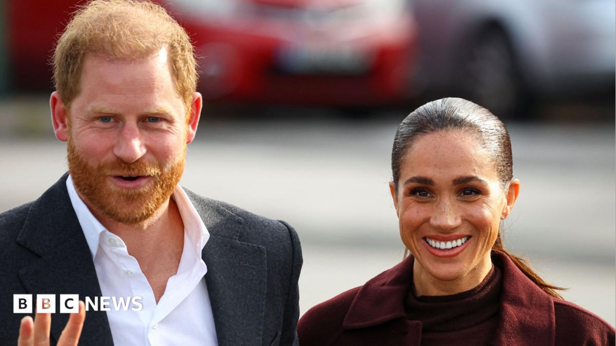 Harry and Meghan arrive in Nottingham for first joint engagement since UK return
