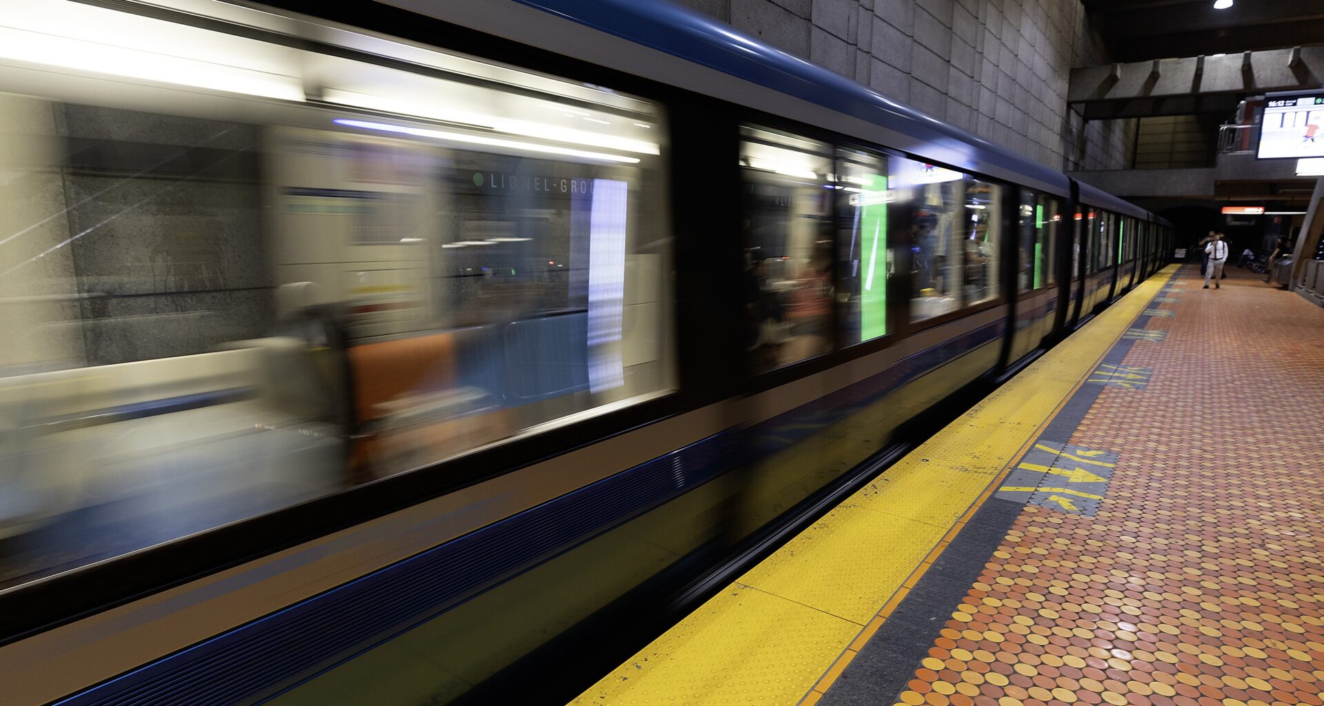 A train leaves Lionel-Groulx métro station