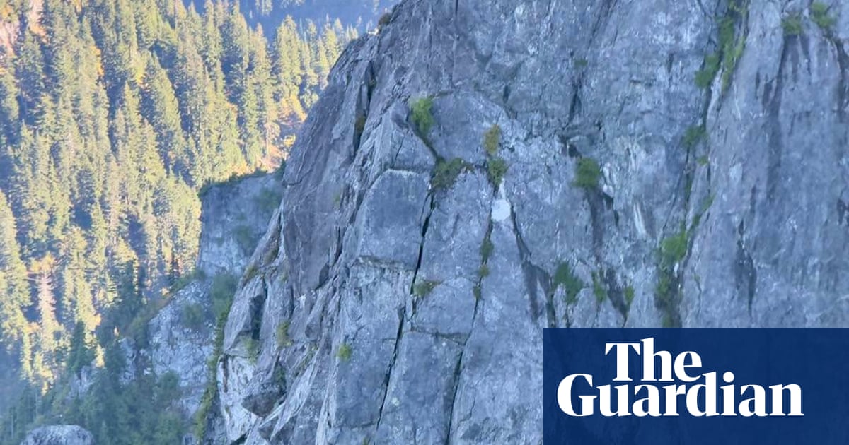 A teen tried to navigate Canadian mountains with Claude. His trek ended in an emergency rescue | Canada