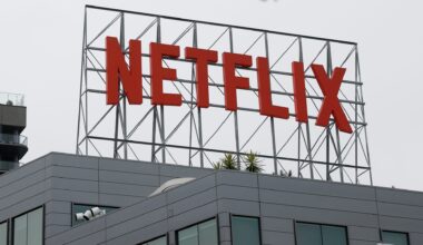 Netflix to lay off roughly 1,000 employees, or 6% of workforce