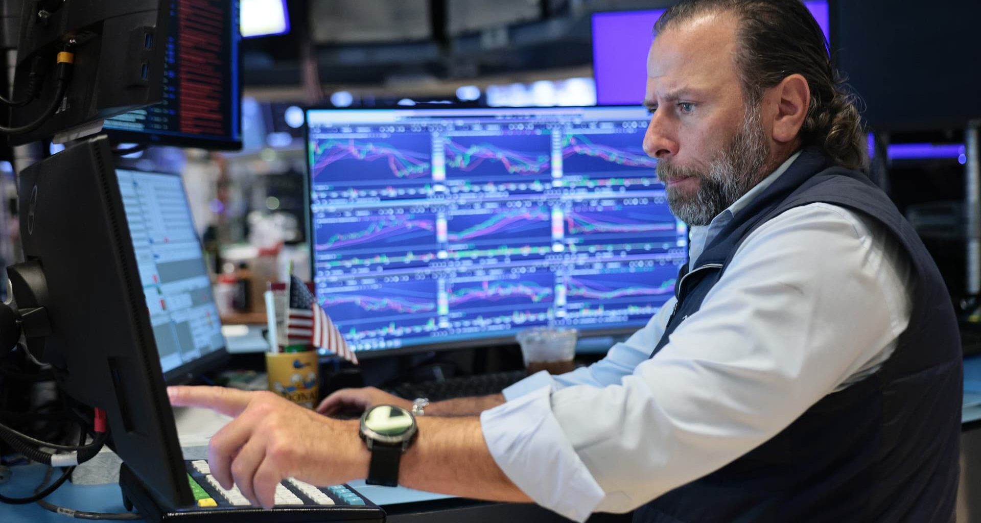10-year Treasury note yield hits highest level since 2002 as traders brace for key bond sale