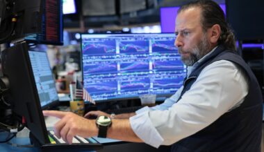 10-year Treasury note yield hits highest level since 2002 as traders brace for key bond sale