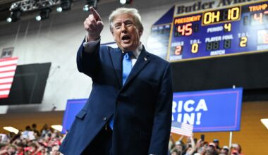 In Ohio rally speech, Trump says he may not help if Democrats win