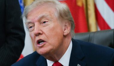 Trump doesn't think Russia plague incident is bioweapon, plans Putin call