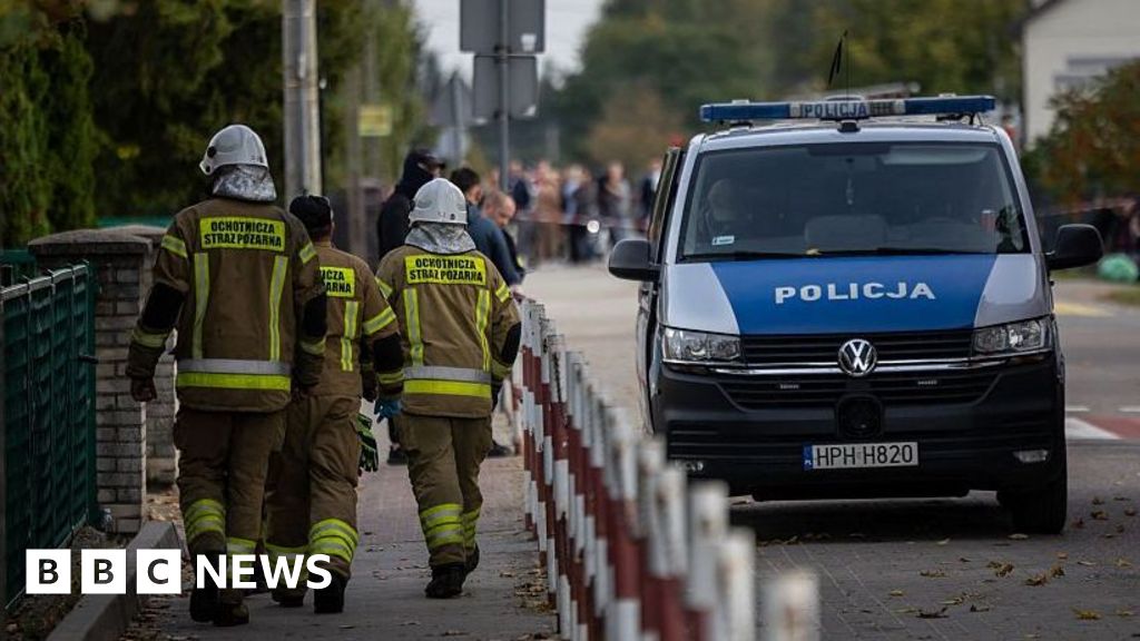 Poland stabbings driven by online glorification of violence, Tusk says - BBC