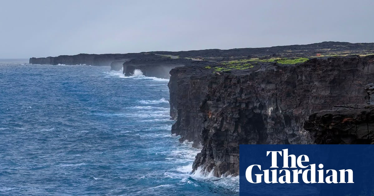 Hawaii’s centuries-old sea arch collapses into Pacific after series of rough storms | Hawaii