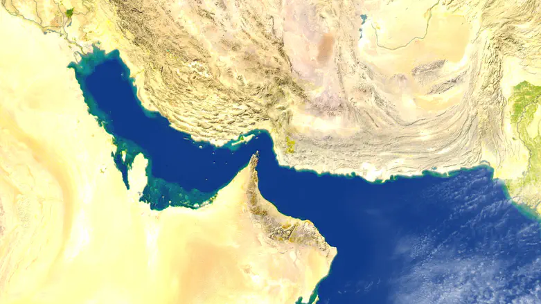 Iran reportedly ready to target submarine cables if war resumes