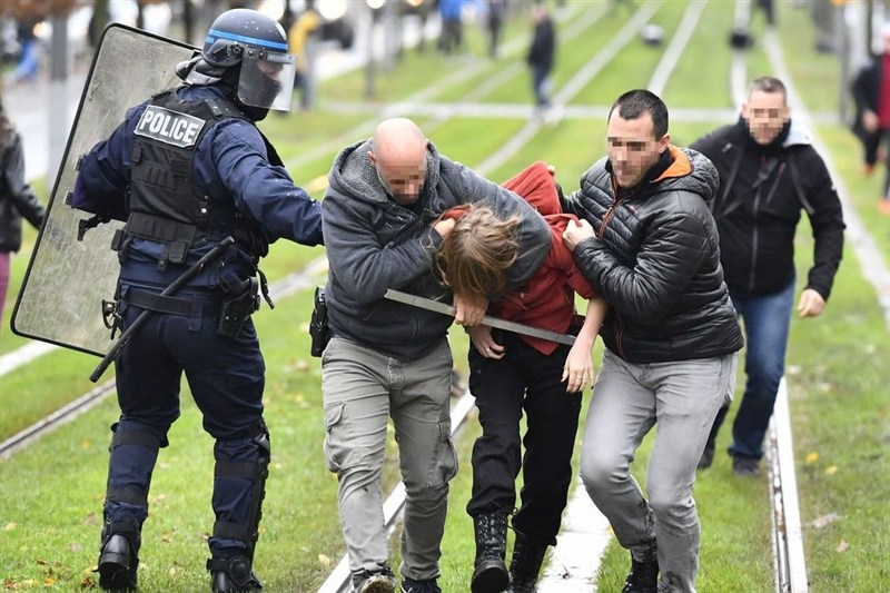 Iran Urges France to Respect Human Rights in Handling Protests