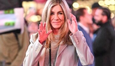 Jennifer Aniston's neutral 'pebble' jeans spark new fall trend