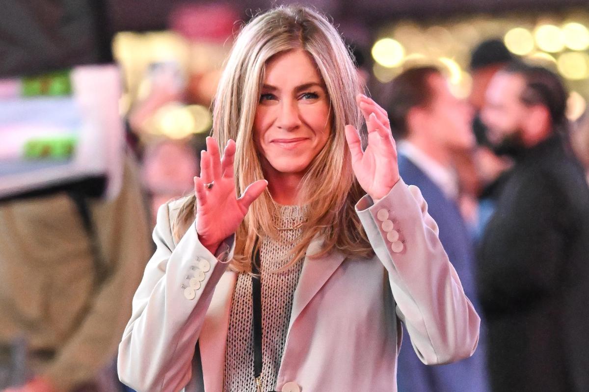 Jennifer Aniston's neutral 'pebble' jeans spark new fall trend