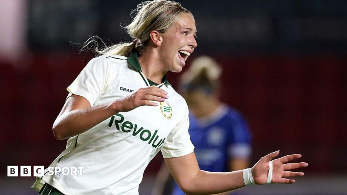 Hammarby's Ida Hermannsdottir scores