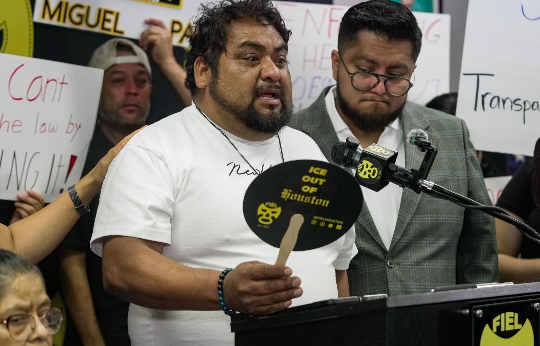 Family: ICE Broke Man's Leg While Targeting Dead Suspect