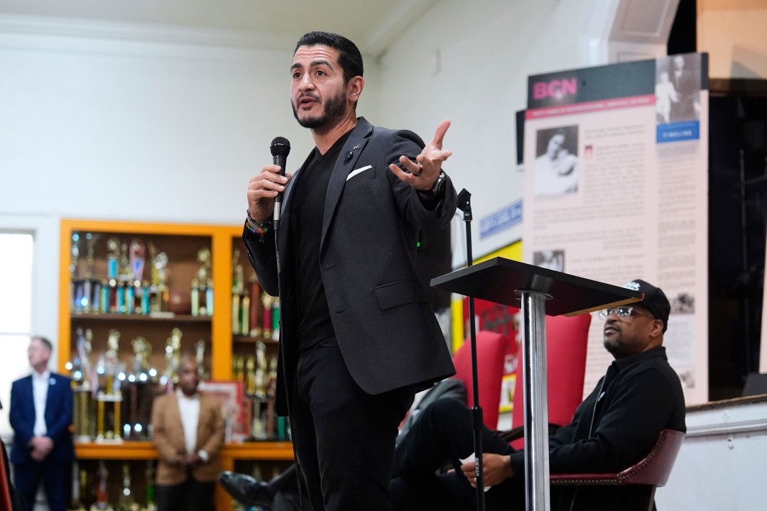 El-Sayed Turns Muslim Question Into Viral Moment