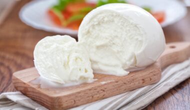 Italy's Mozzarella Output Halts in Industry Where 'Every Hour Counts'