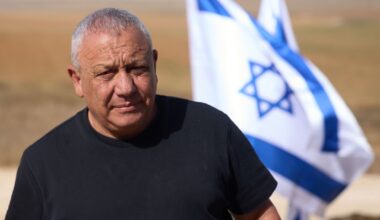 Eisenkot Challenges Netanyahu With Responsibility-First Stance