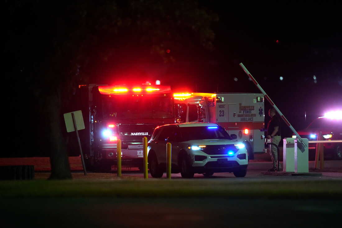 Emergency vehicles arrive at Riverbend Maximum Security Institution after the execution of Christa Pike was halted Wednesday, Sept. 30, 2026, in Nashville, Tenn.