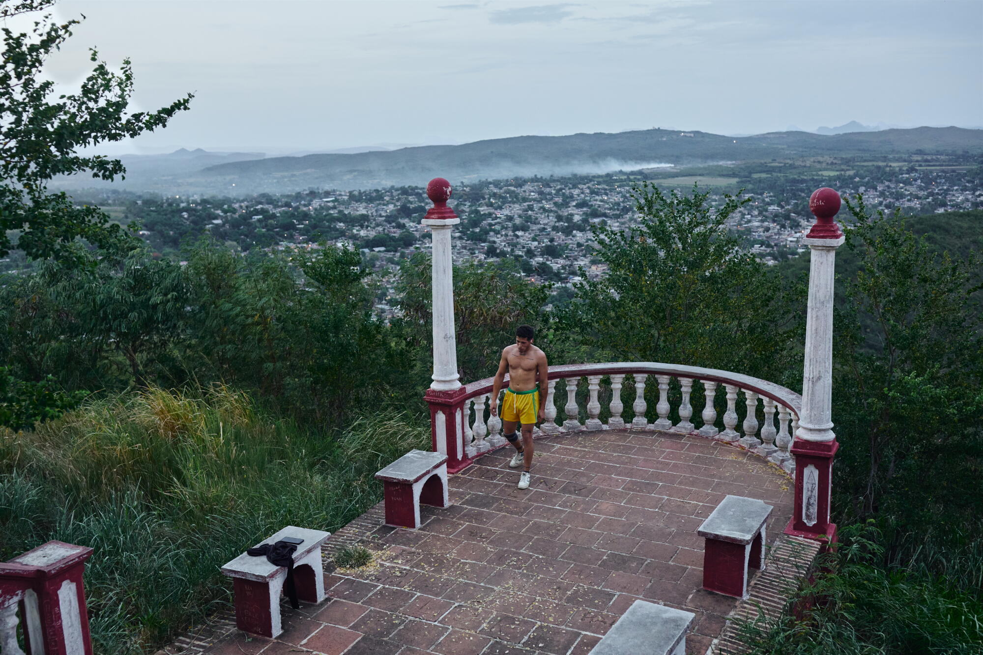 Dayan Ernesto Rojas, 23, trains for MMA in Holguin.