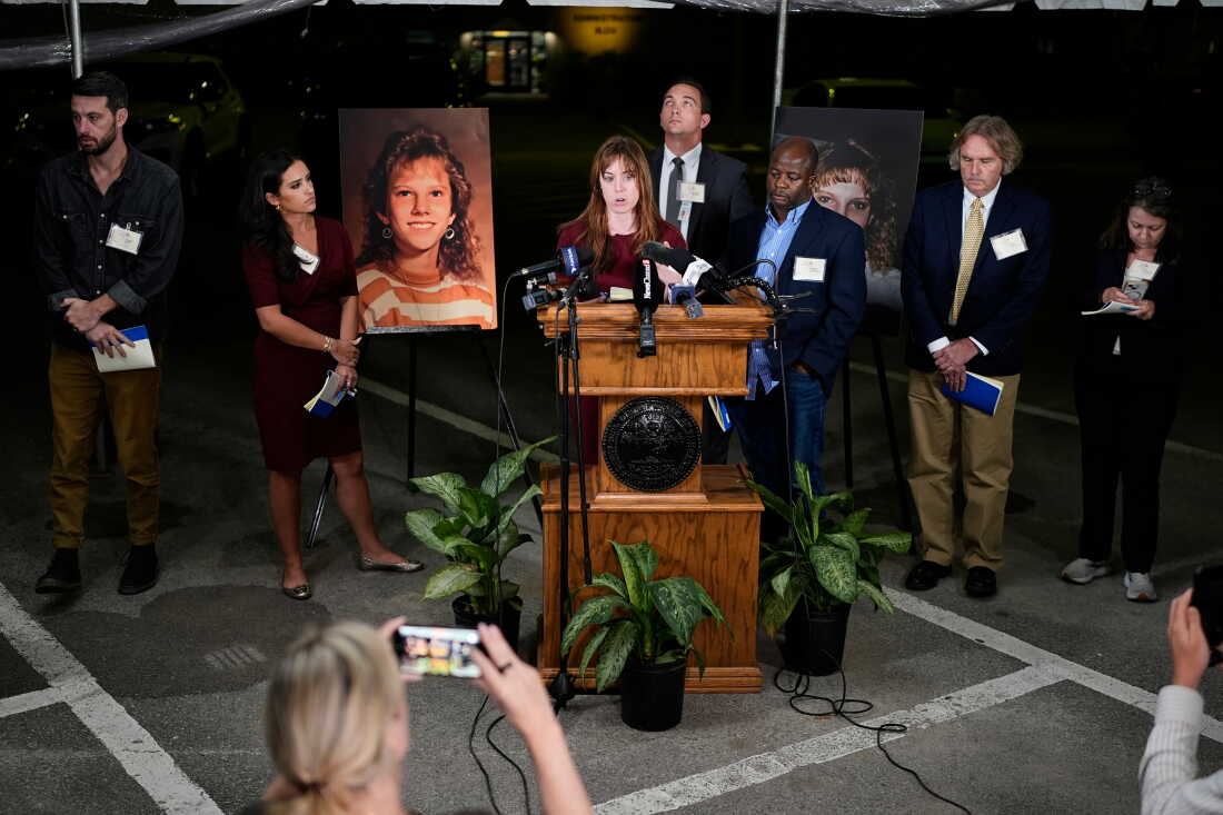 Media witnesses recount the moments before the execution of Christa Pike was halted Wednesday, Sept. 30, 2026, in Nashville, Tenn.