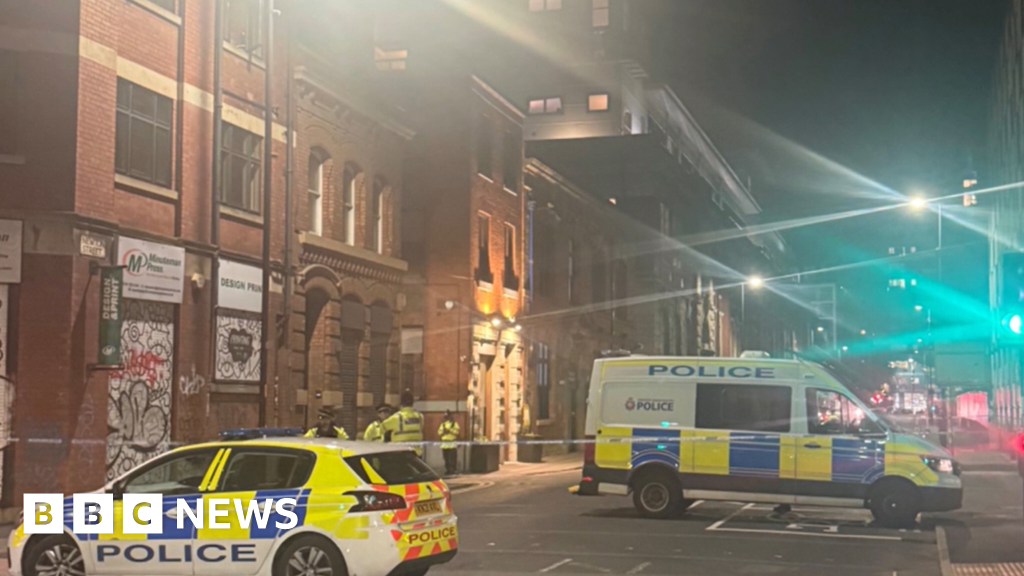 Homemade bomb part of alleged plot on Manchester's Jewish community, court told - BBC