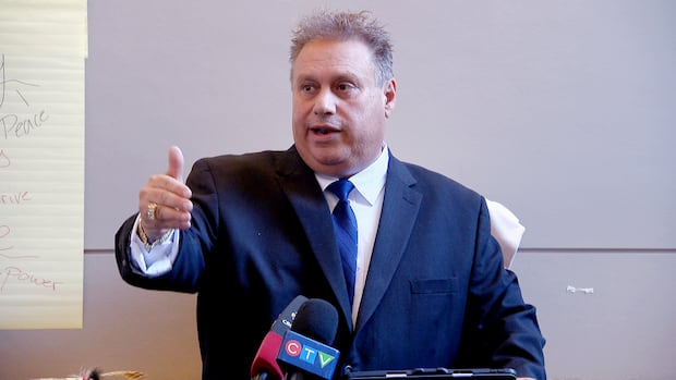 Winnipeg mayoral candidates Vogiatzakis, Klein accuse each other of offering inducements to leave race